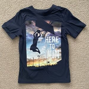 Boys tshirt size medium, excellent condition